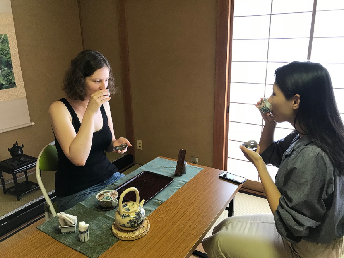 自分で淹れたお茶を自分で飲んでみて...おいしく淹れるコツをお教えします