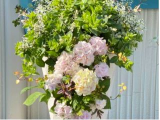 福島県会津若松市のクレアガーデンです。 株式会社クレア住宅設計工房のショールーム兼ガーデニング雑貨店としてお花に関するワークショップも開催しております。