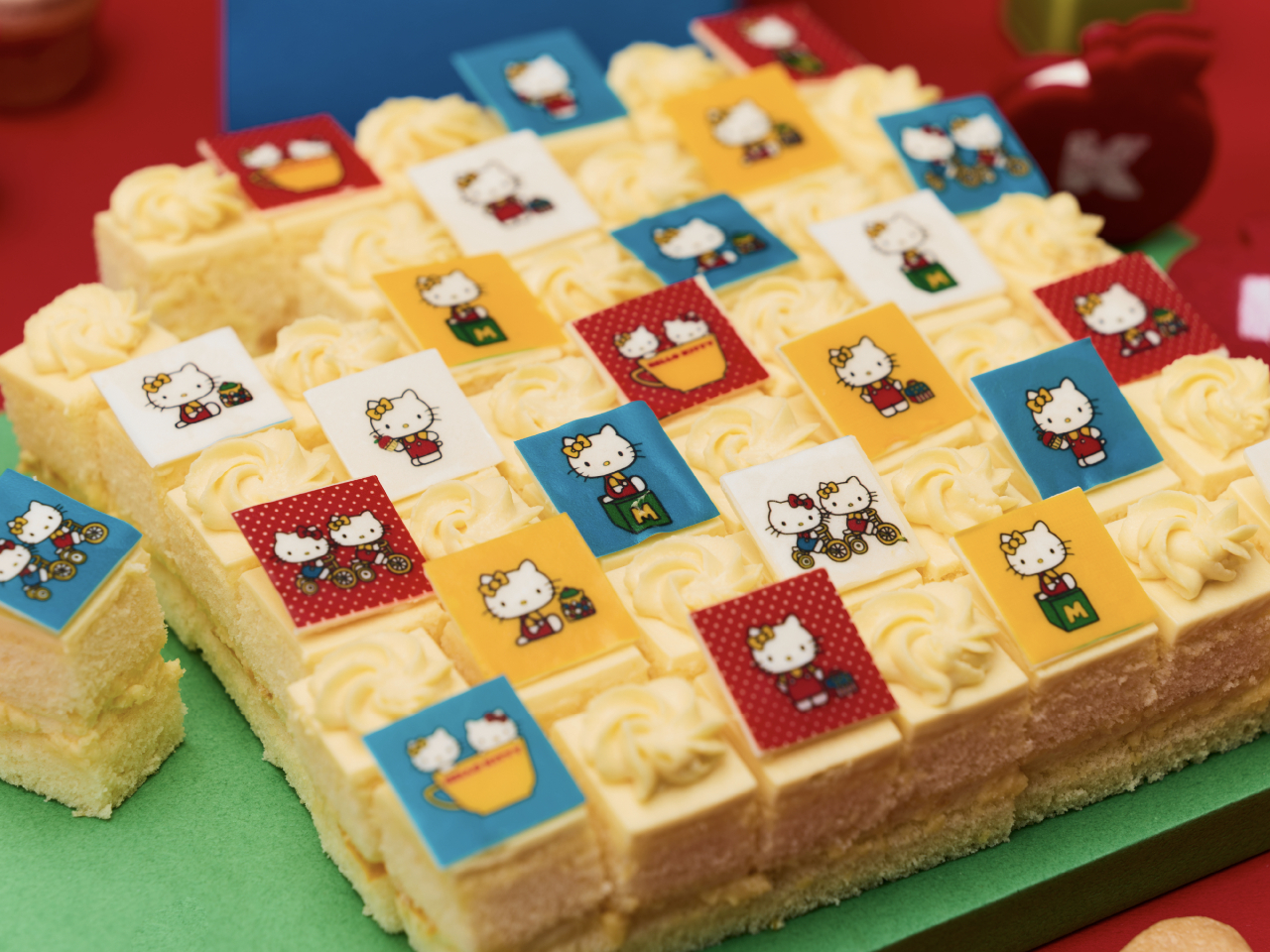 レア　ハローキティ　フルーツ　パフェ　ボールチェーン　クールスイーツ 2025年9~11月】＼ハローキティのわくわくスイーツパーティ（90分