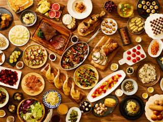 彩り豊かなデリとお肉料理のパフォーマンス、秋の味覚を楽しむビュッフェ♪