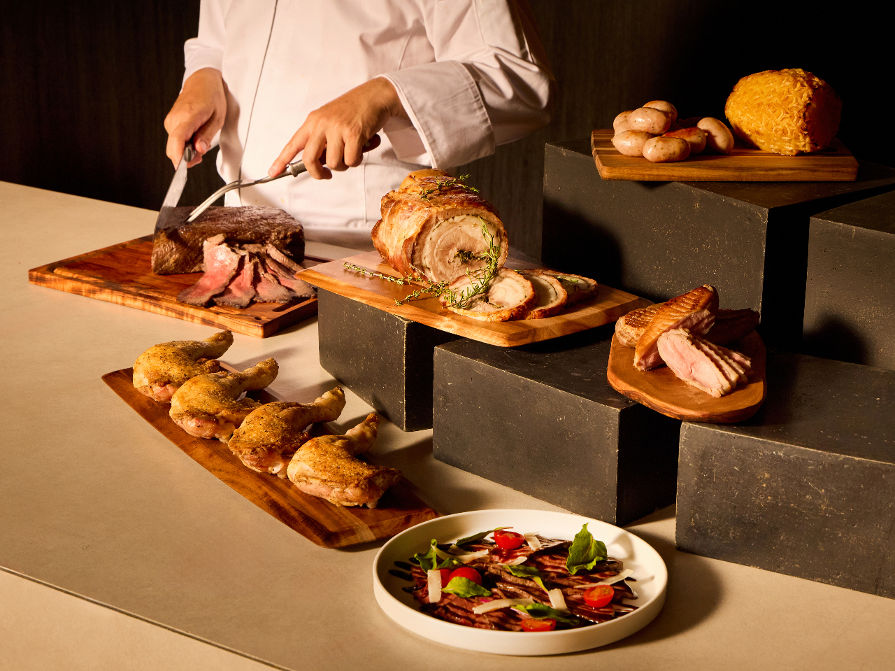 y~[gXe[VzVFtڂ̑OŃJbgĂ񋟂R[i[B oĂ̔MX̔A\B