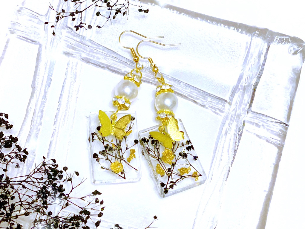 大人っぽくブラック&ゴールド