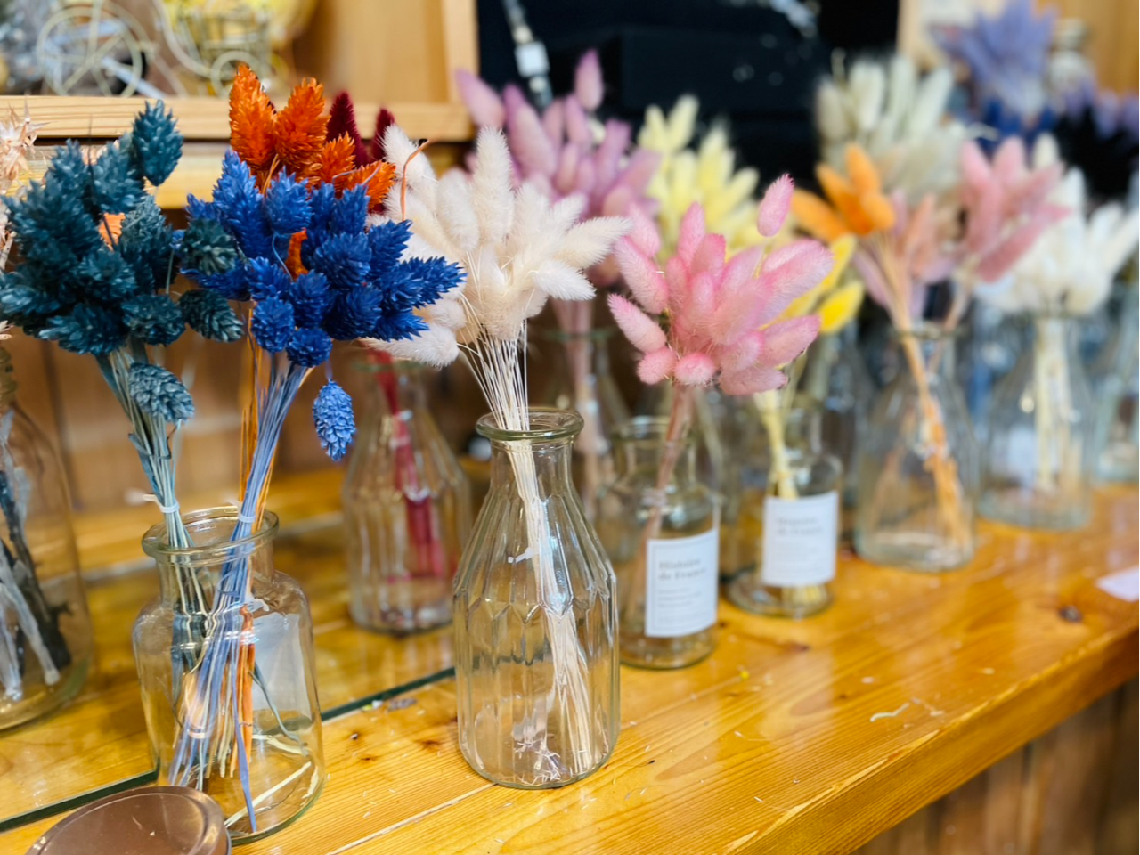 使用するドライフラワーは季節により変わります。