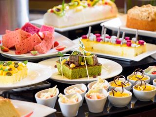 蒸しズワイ蟹やローストビーフも食べ放題 年末年始ディナーブッフェ 1分制 沖縄ハーバービューホテル ガーデンレストラン プランタン じゃらん遊び体験