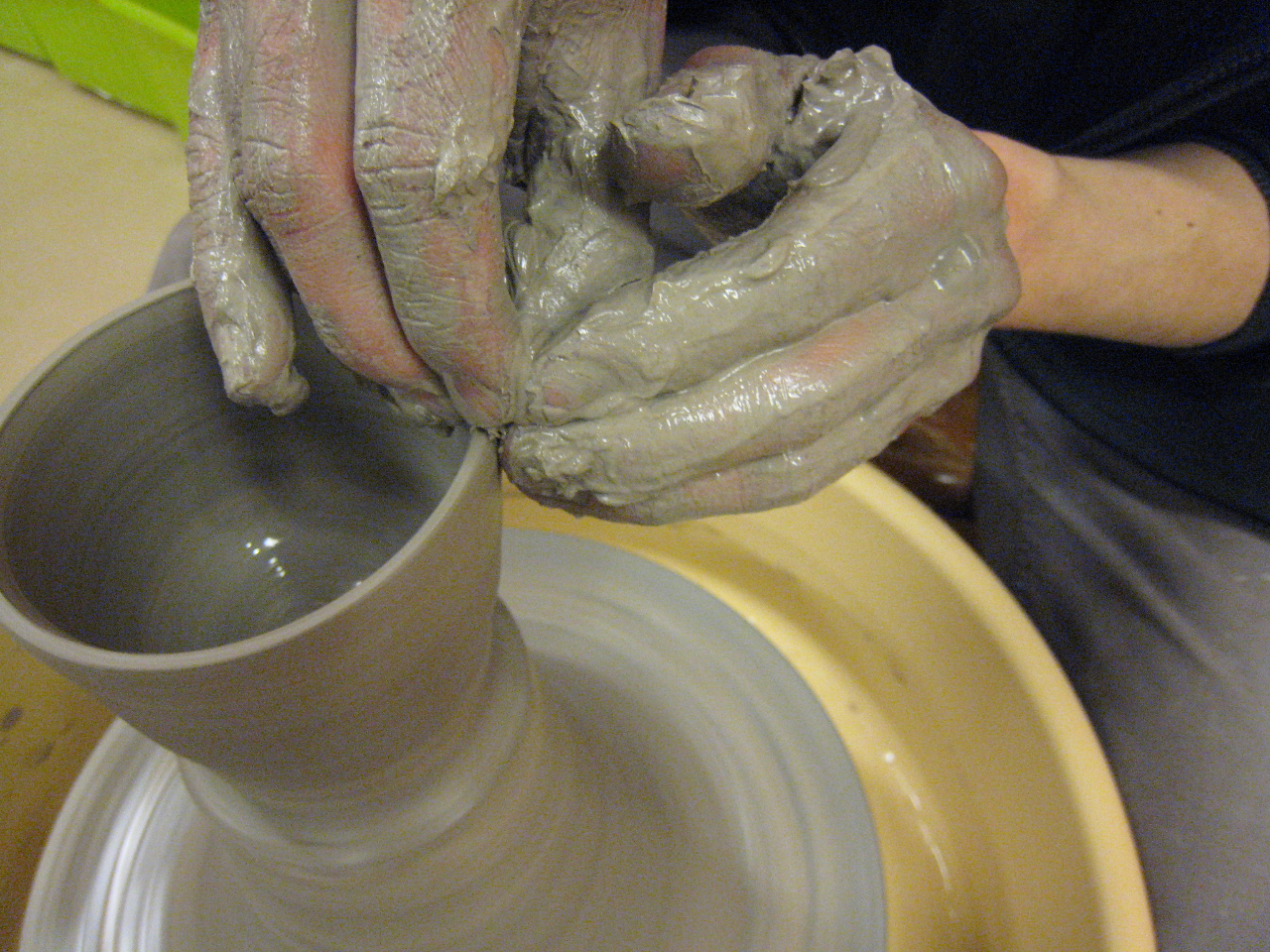 ̃Xs[hŉdN̂ŁASyL΂Č`Ă܂B