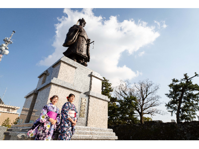 佐賀城本丸歴史館で鍋島直大の銅像