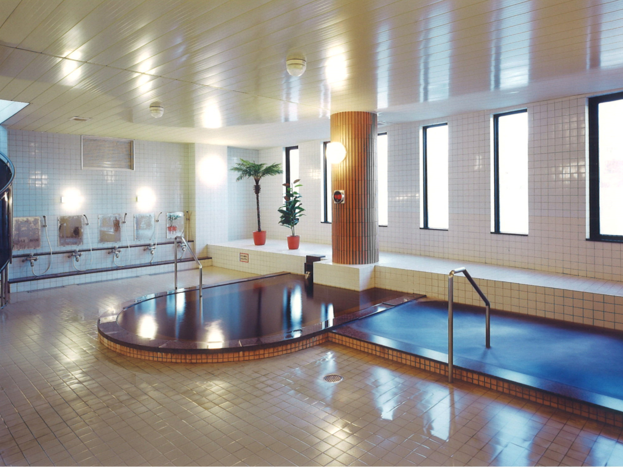 モール源泉掛け流し100% 温泉大浴場