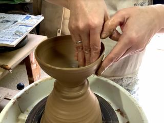 「ロクロ成形体験」お茶碗・湯呑み等が作れます!オリジナル作品作りに挑戦してみませか!体験可能人数1人〜5人(1人が終わったら交代で体験します)