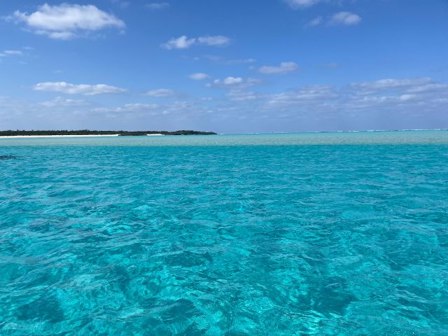 エメラルドの海は絶景だ!