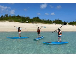 SUPスクールは初めての方におすすめ!ライフジャケット、マリンシューズ付で安全に体験できます。