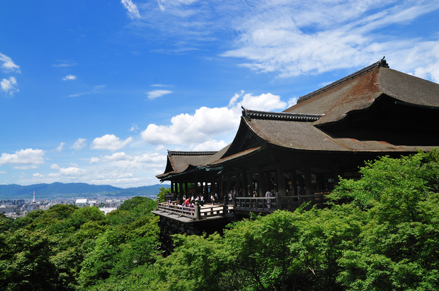清水の舞台からの眺め、是非ご覧いただきたい絶景です!