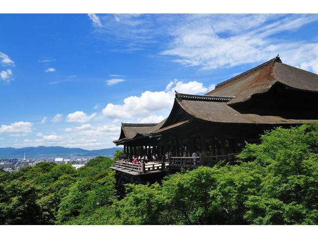 清水の舞台からの眺め、是非ご覧いただきたい絶景です!