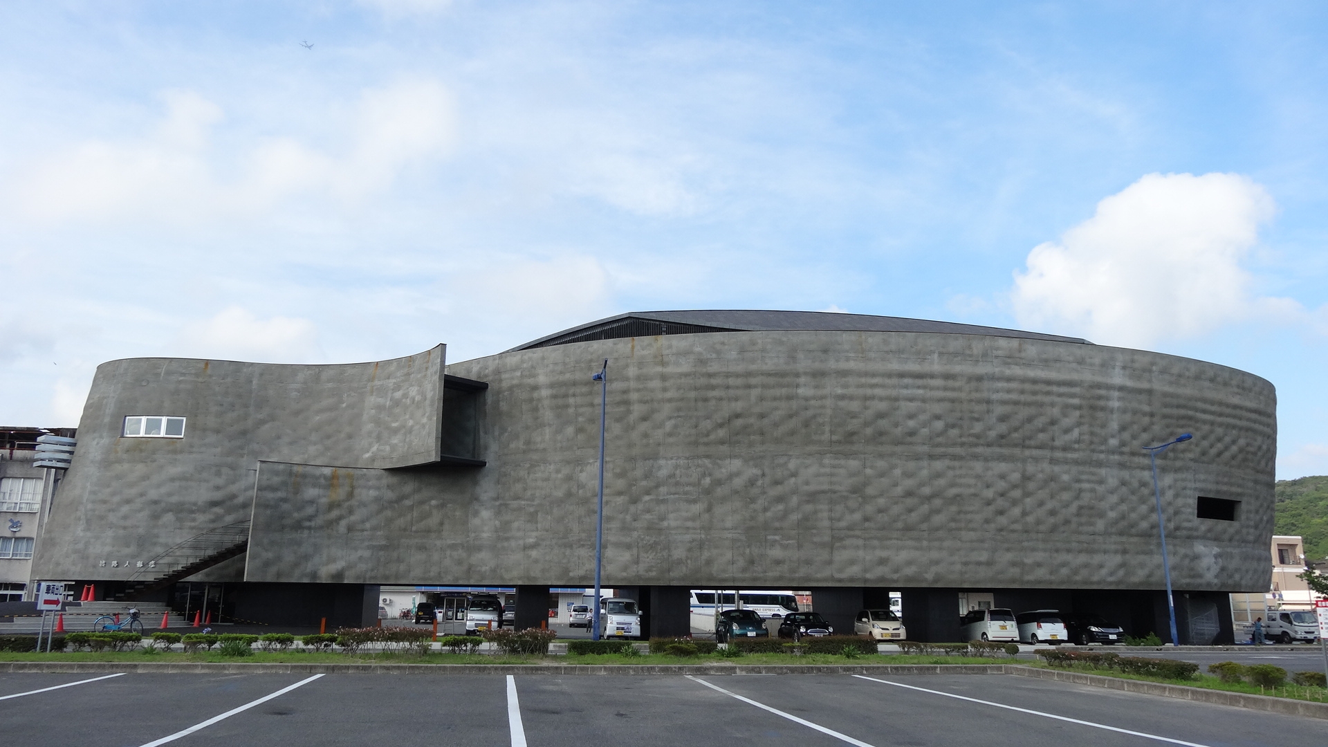 �W�H�l�`��ڗ��ق̊O�ςł��B�l�`�Ŏg���u���v���C���[�W��������ƂȂ��Ă����ł��I