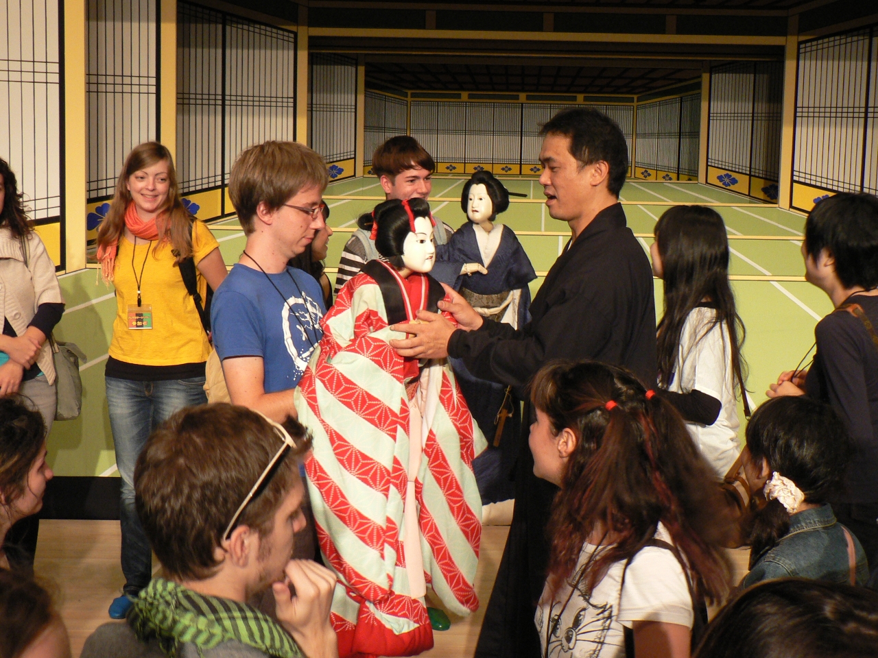 �^���悯��ΐl�`�ɐG�����@������邩���I�H