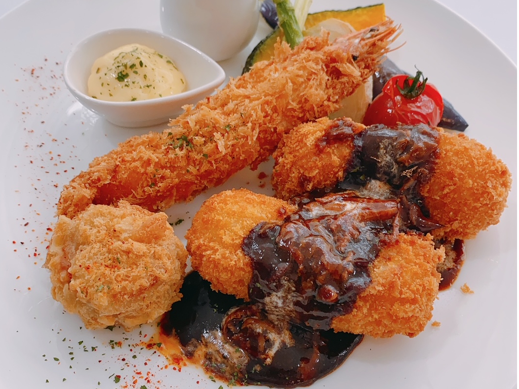 【君津・ランチハーフバイキング】【メイン・ミックスフライ】季節に合わせた和洋中バ...