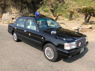 中型タクシー(4人乗り用)