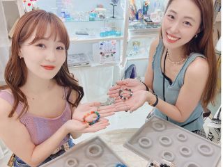天然石やビーズ、可愛いチャームを選んで自分でデザインしちゃおう!