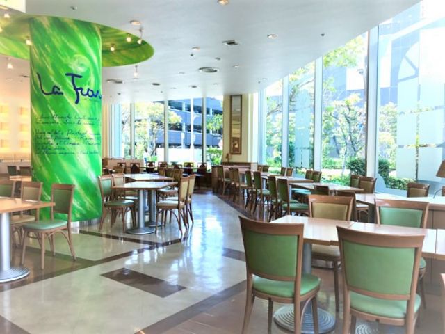 【 ラ・フォーレ 店内 】