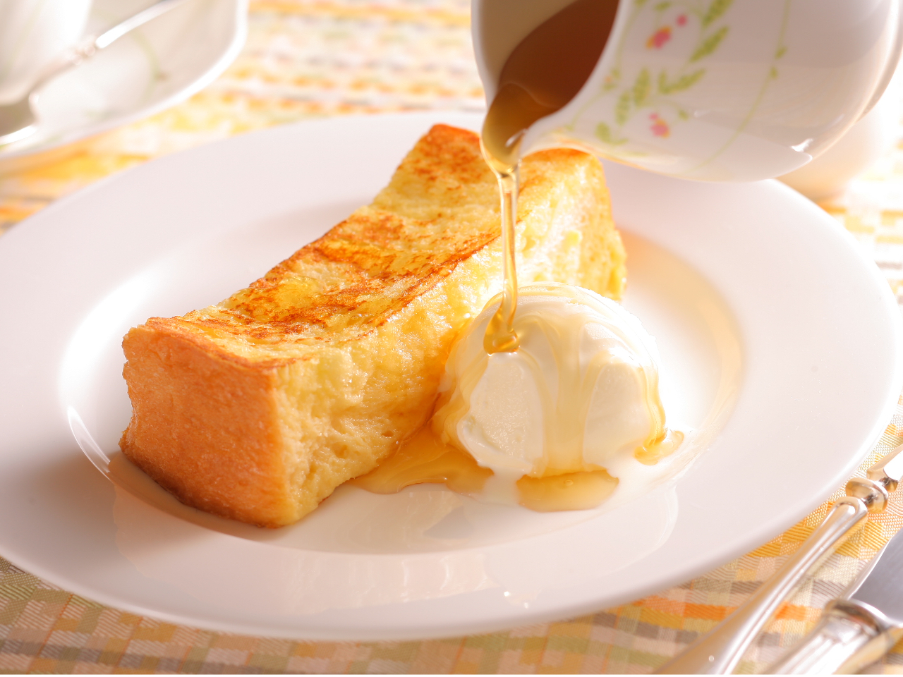 ランチタイム限定 フレンチトースト! バニラアイス添えでご提供しています♪