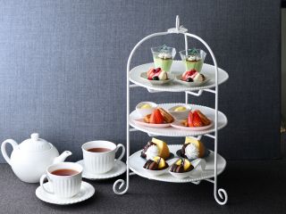 予約限定の特別スイーツスタンド!(写真は2名様分)