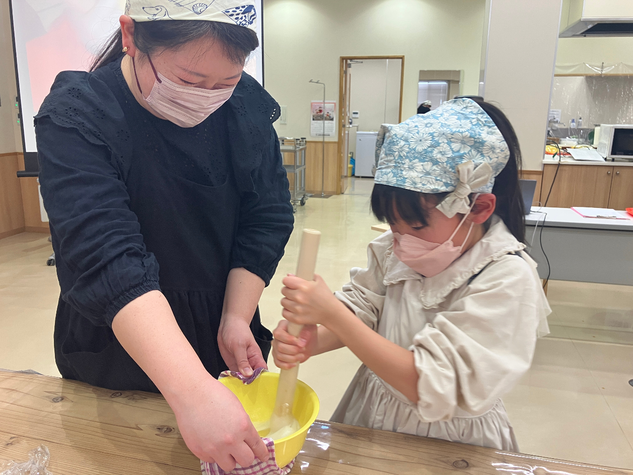 頑張ってこねましょう!