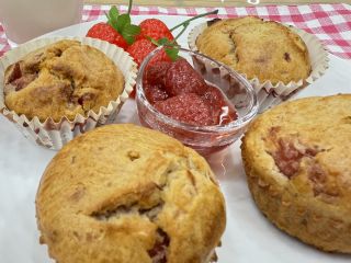 いちごジャムたっぷり米粉マフィン♪ あま〜い香りを味わいましょう!