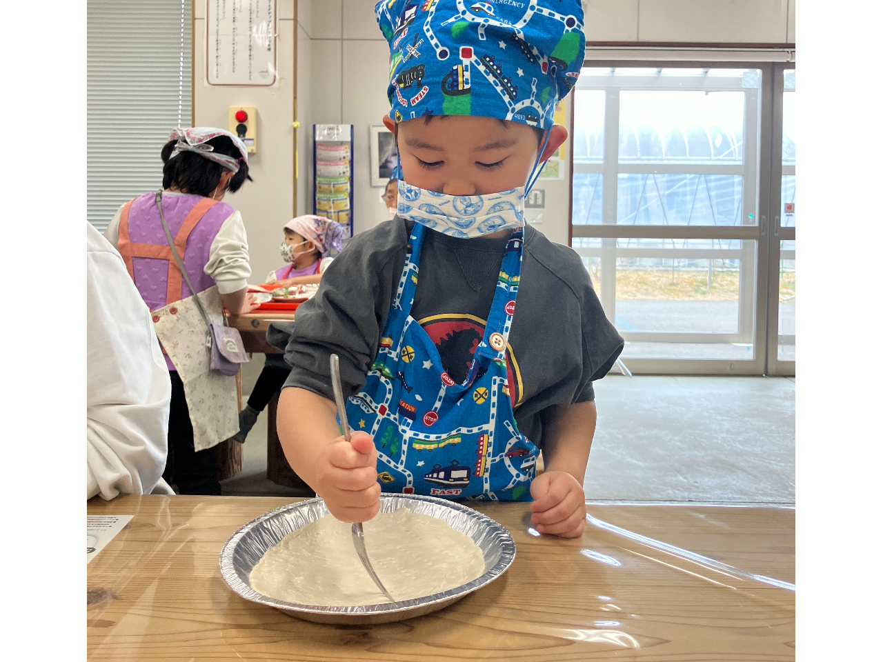 ���n�𕽂�ɐL�΂��āc