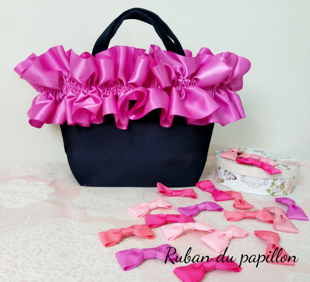 リボンのフリルが鮮やかなバッグ作成体験