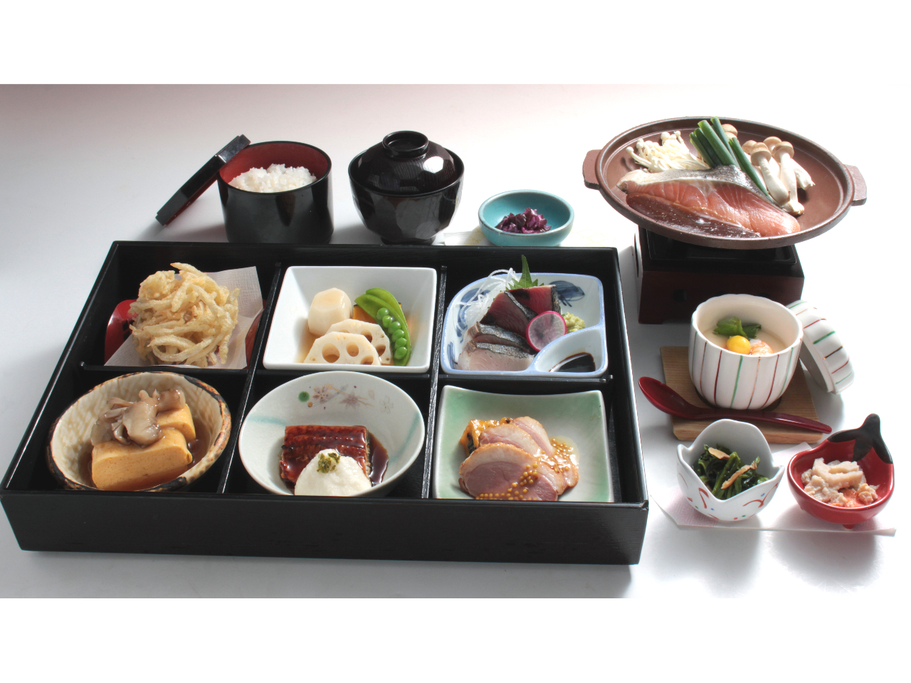 季節の万葉御膳 ※画像はイメージ※季節・仕入れ状況により急遽内容を変更する場合がございます。予めご了承ください。(画像は2025/9/1〜の内容一例)