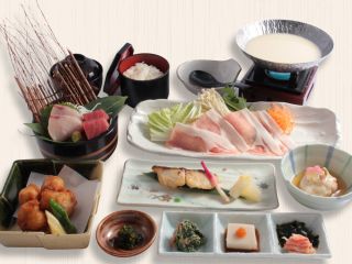 季節の万葉御膳 ※画像はイメージ※季節・仕入れ状況により急遽内容を変更する場合がございます。予めご了承ください。(画像は一例)