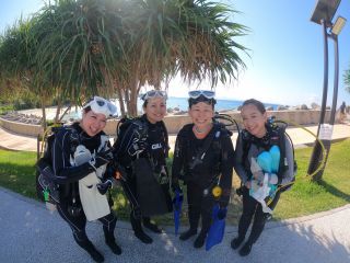 皆んなで楽しくダイビング