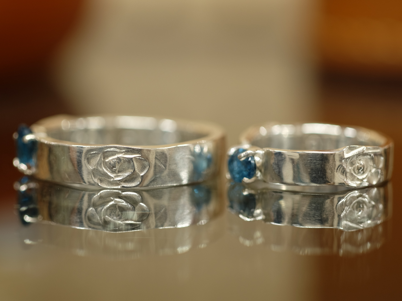 薔薇の花の刻印。かわいいです。