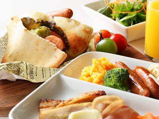 和食から洋食まで多彩にそろえた朝食バイキング。