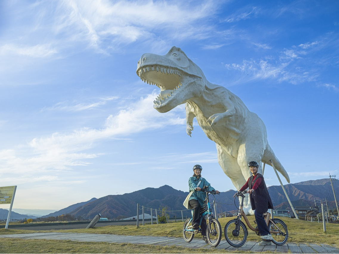 e-bikeで勝山市内をラクラク周遊(ホワイトザウルス)