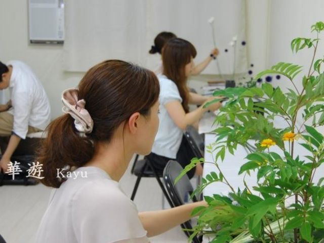 宮城 仙台 火曜日 日本最古の華道の流派 池坊のいけばな体験プラン うれしい抹茶とお菓子付 生け花 に興味がある方 初めての方におススメです 13 30 14 30 18 45 19 45 いけばな教室華遊 じゃらん遊び体験 宮城 仙台 火曜日 日本最古の華道の流派 池坊のいけばな体験プラン うれしい抹茶とお菓子付 生け花 に興味がある方 初めての方におススメです 13 30 14 30 18 45 19 45 いけばな教室華遊 じゃらん遊び体験