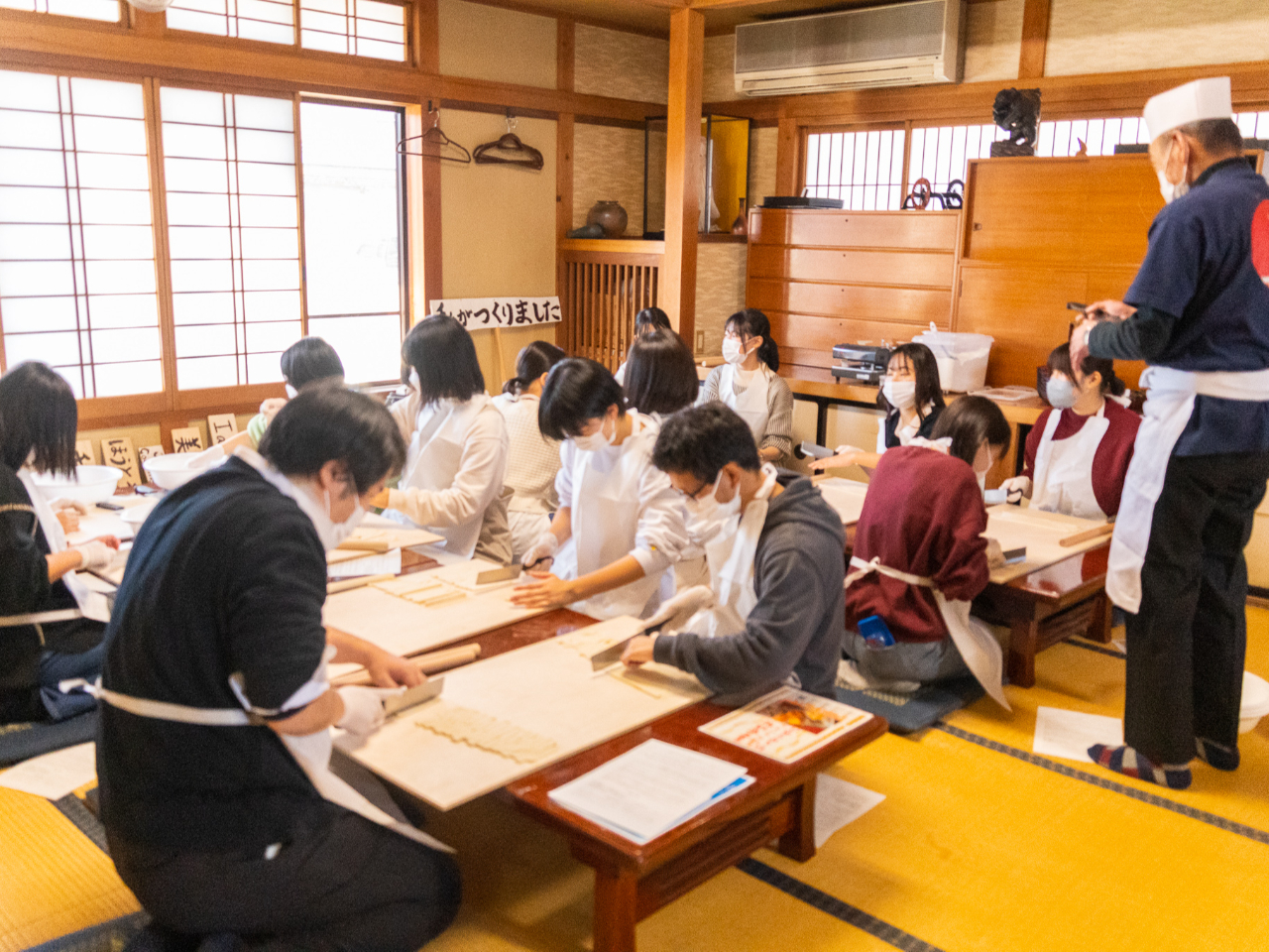 催行人数は1人〜団体のお客様も受け付けております。特に子供連れのご家族や友達同士、修学旅行での参加はかなり盛り上がります。ワイワイ楽しい時間を過ごしましょう。