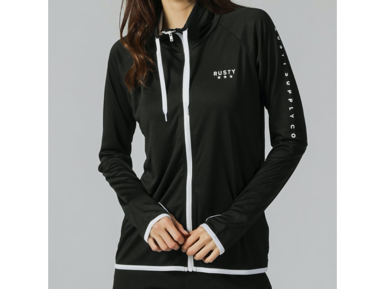 *有料になりますがヨガに最適にセットアイテムを500円でレンタルできます。@トップスAスポーツブラBパンツ付きレギンス*トップスは10種類以上からお選できます。