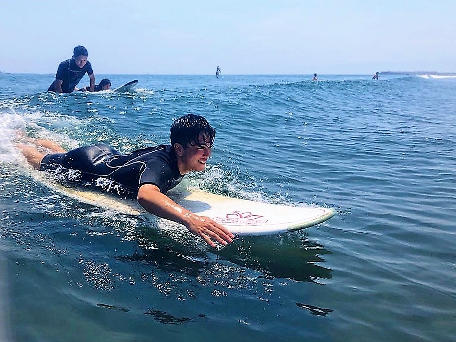 プライベートスクールなら、上達スピードはなんと5倍!短時間で驚くほど波に乗れる自分に出会えます!