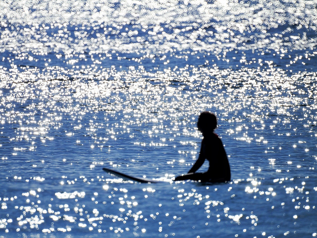 湘南の中でも茅ヶ崎では貸切サーフィンできる日も♪