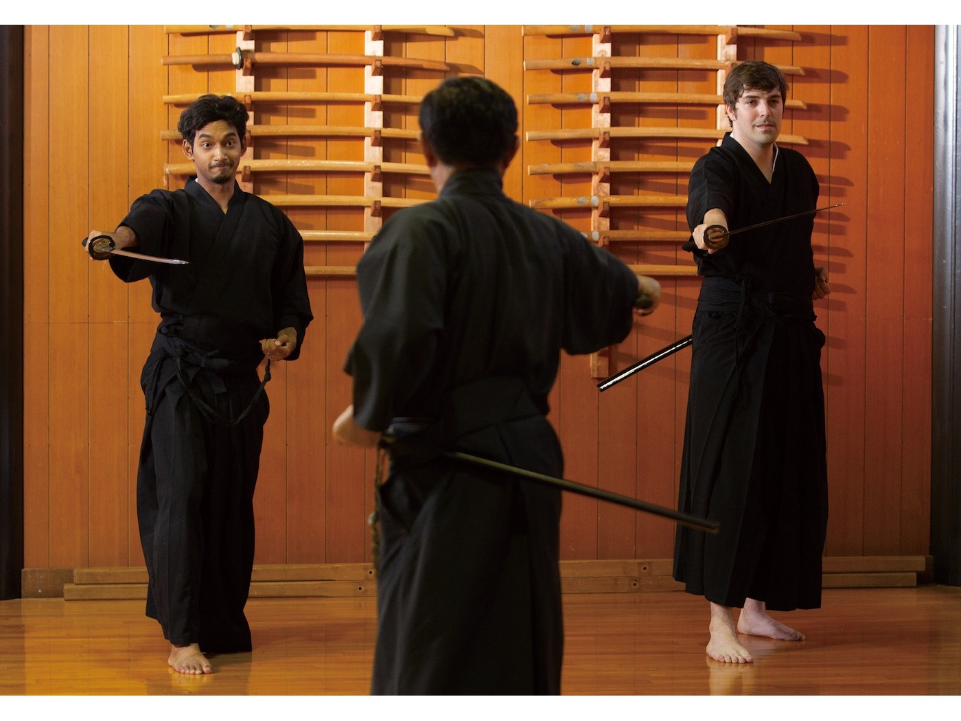 体験プランでは日本刀の扱い方から居合の型の一連の動作まで丁寧に指導いたします。
