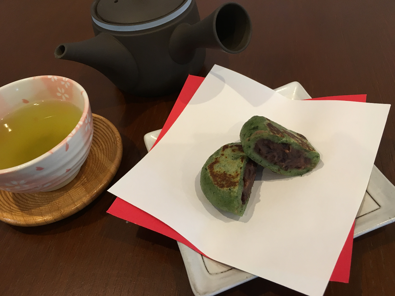 UI炨XłЂƋxeB̒nō̂ꂽMĂpčꂽ݂ƓrŋłNŖ͗Βꂵ܂iɊ܂܂Ă܂jB