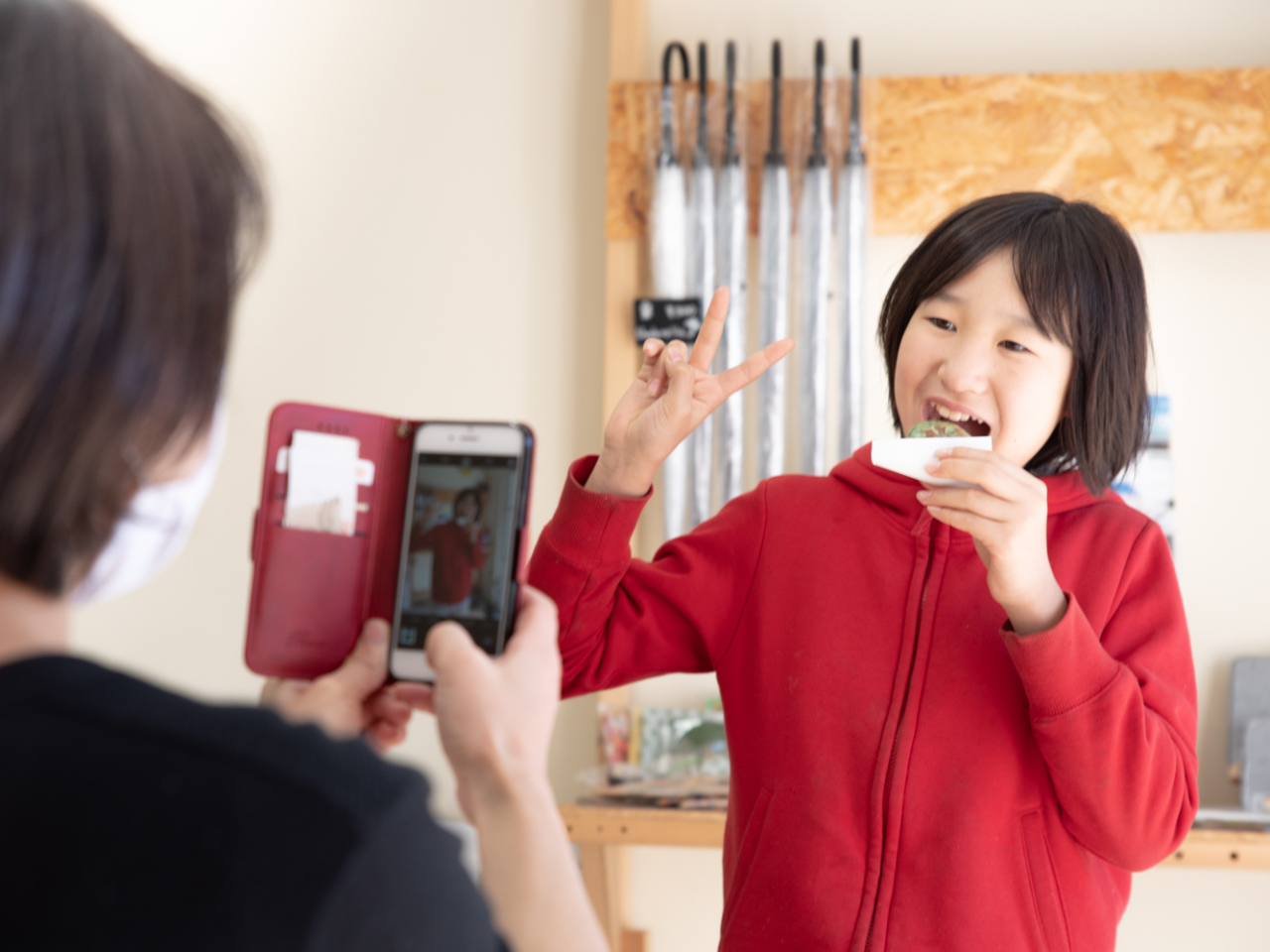 UI炨XłЂƋxeB̒nō̂ꂽMĂpčꂽ݂ƓrŋłNŖ͗Βꂵ܂B