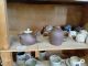 粉引の白泥コーティング無しの場合は、こげ茶色の素地です。