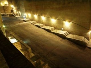 4月-11月【入場券】 地下30m、総面積2万uの巨大な採石場跡。まるで地下神殿。