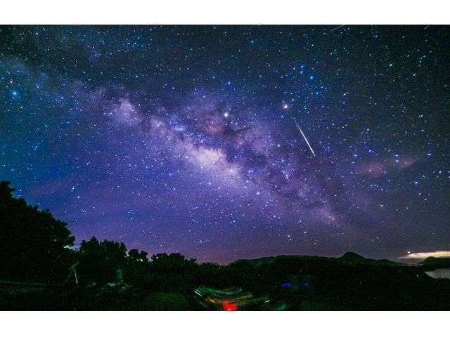 ここは流れ星がほんとに多いんだ!特大の流れ星が見れちゃうかも!