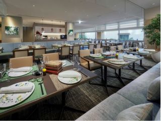 【ザ ダイニング】店内