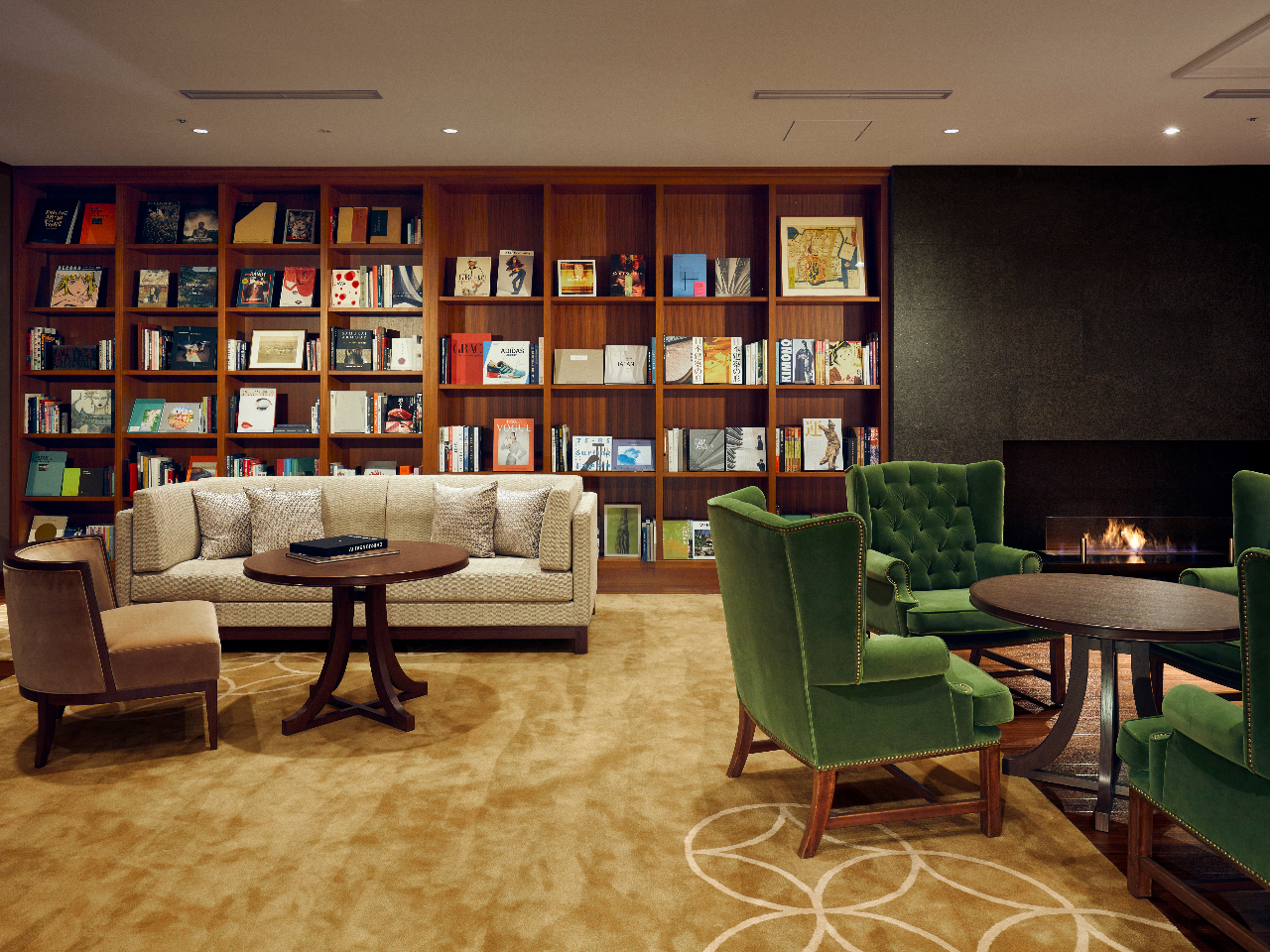 ze1K  ӉX fBNVCu[EW̏ЂȂły݂܂B