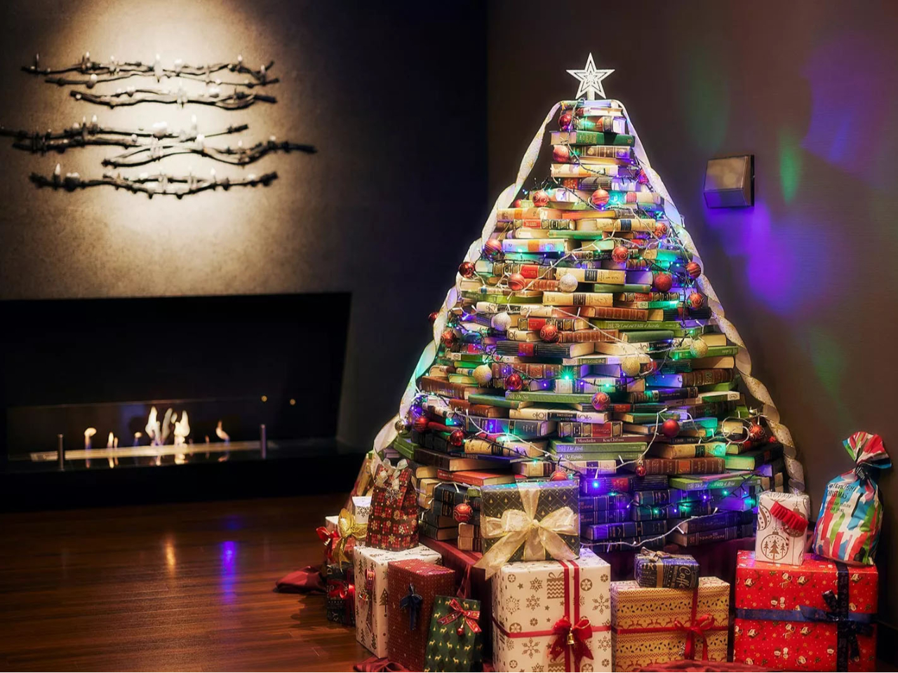 r[ɏꂽubNc[@񑡂2,200̖{ōĂ܂