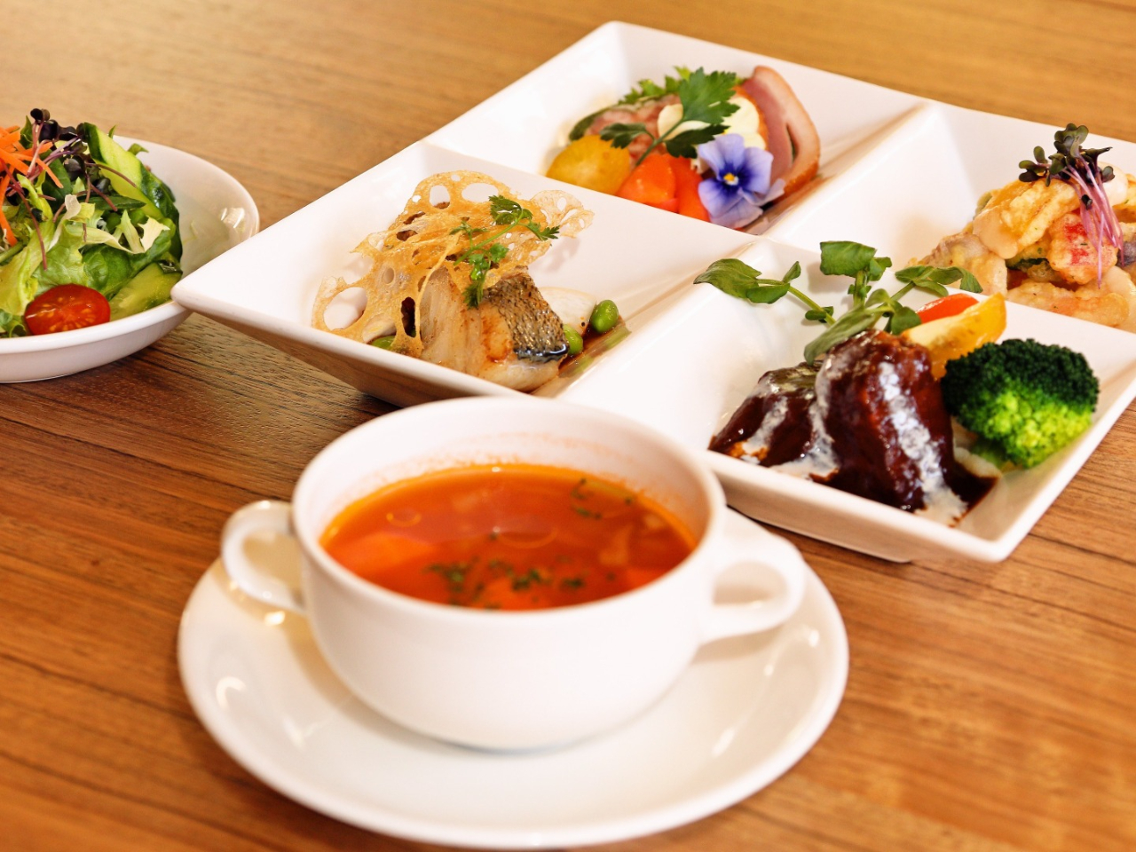 �����N�X�v���[�g�����`�`�O�؁A�{���̋������A�{���̓������A�{���̃��C�����y���߂�v���[�g�����`�ł��B