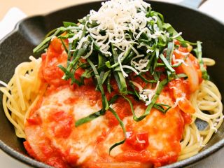 メインが選べるカジュアルイタリアンランチ【モッツァレラチーズとトマトのパスタ】